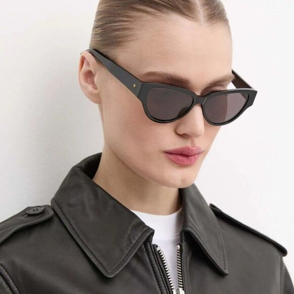 Bottega Veneta Women Sunglasses Black Grey Cat Eye BV1319S 001 BRAND NEW - Picture 1 of 12